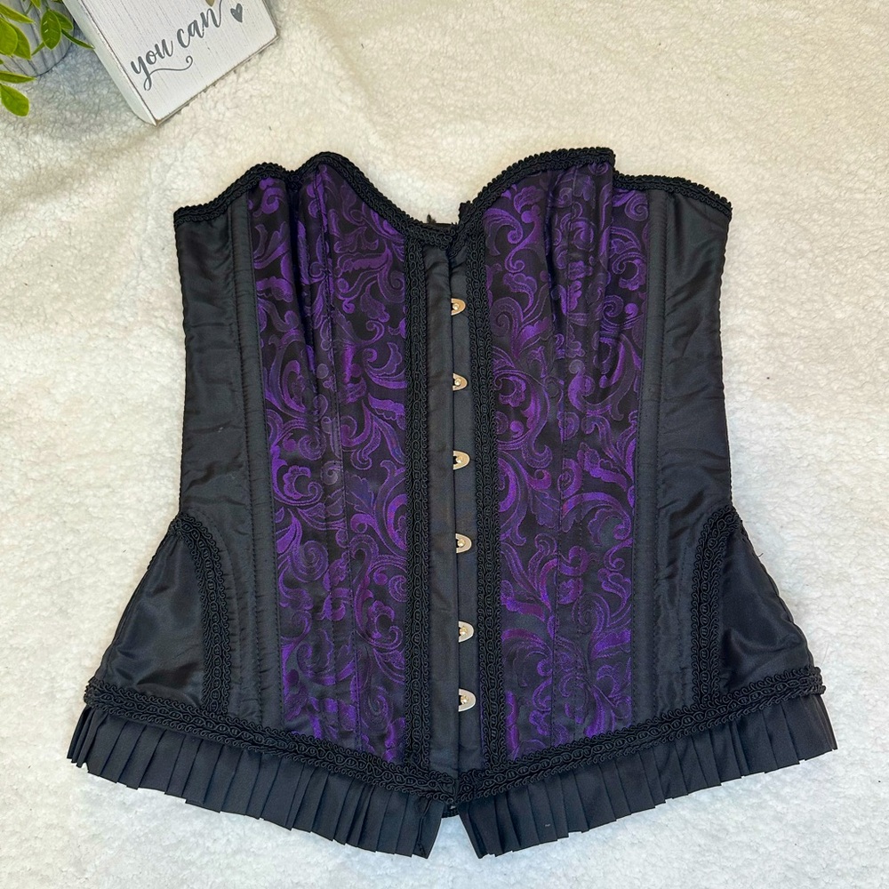 Burleska beautiful corset. Women’s size 30.